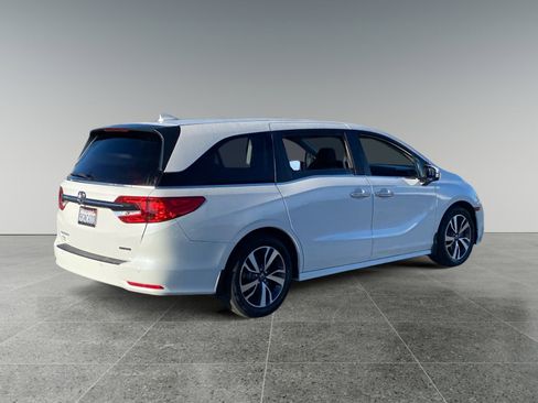 Used 2023 Honda Odyssey Touring image 5