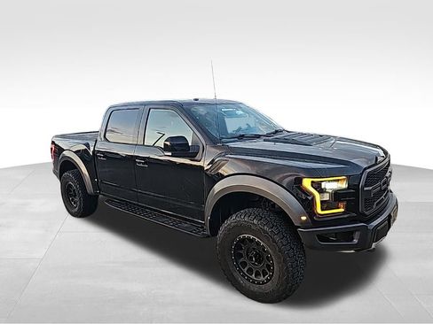 Used 2017 Ford F150 Raptor w/ Equipment Group 802A Luxury AWD/4WD image 3