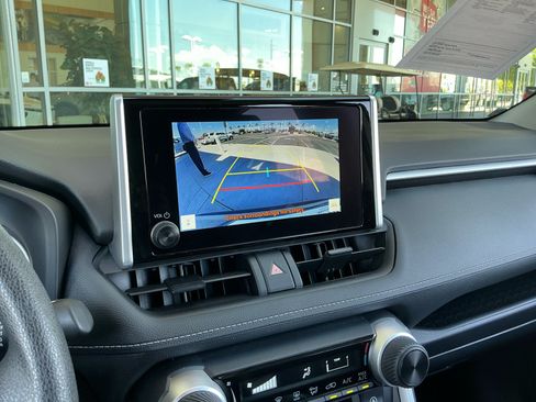 Certified 2025 Toyota RAV4 LE AWD/4WD image 29