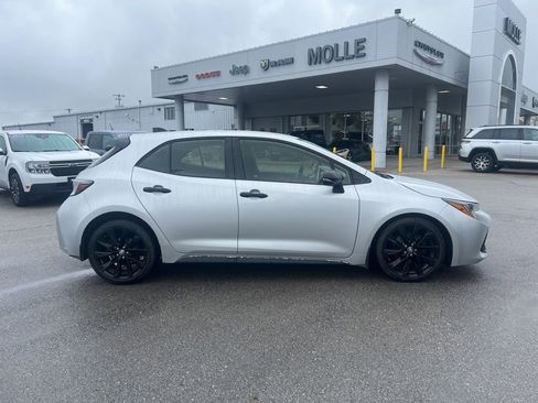 Used 2020 Toyota Corolla SE image 2