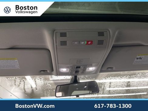 Certified 2021 Volkswagen Tiguan SE w/ Panoramic Sunroof Package image 24