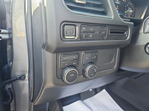 Used 2022 Chevrolet Tahoe RST w/ Luxury Package AWD/4WD image 14
