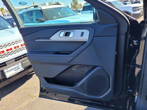New 2026 Ford Explorer Active RWD image 12