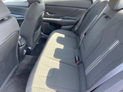 Certified 2024 Hyundai Elantra SEL w/ Convenience Package image 22