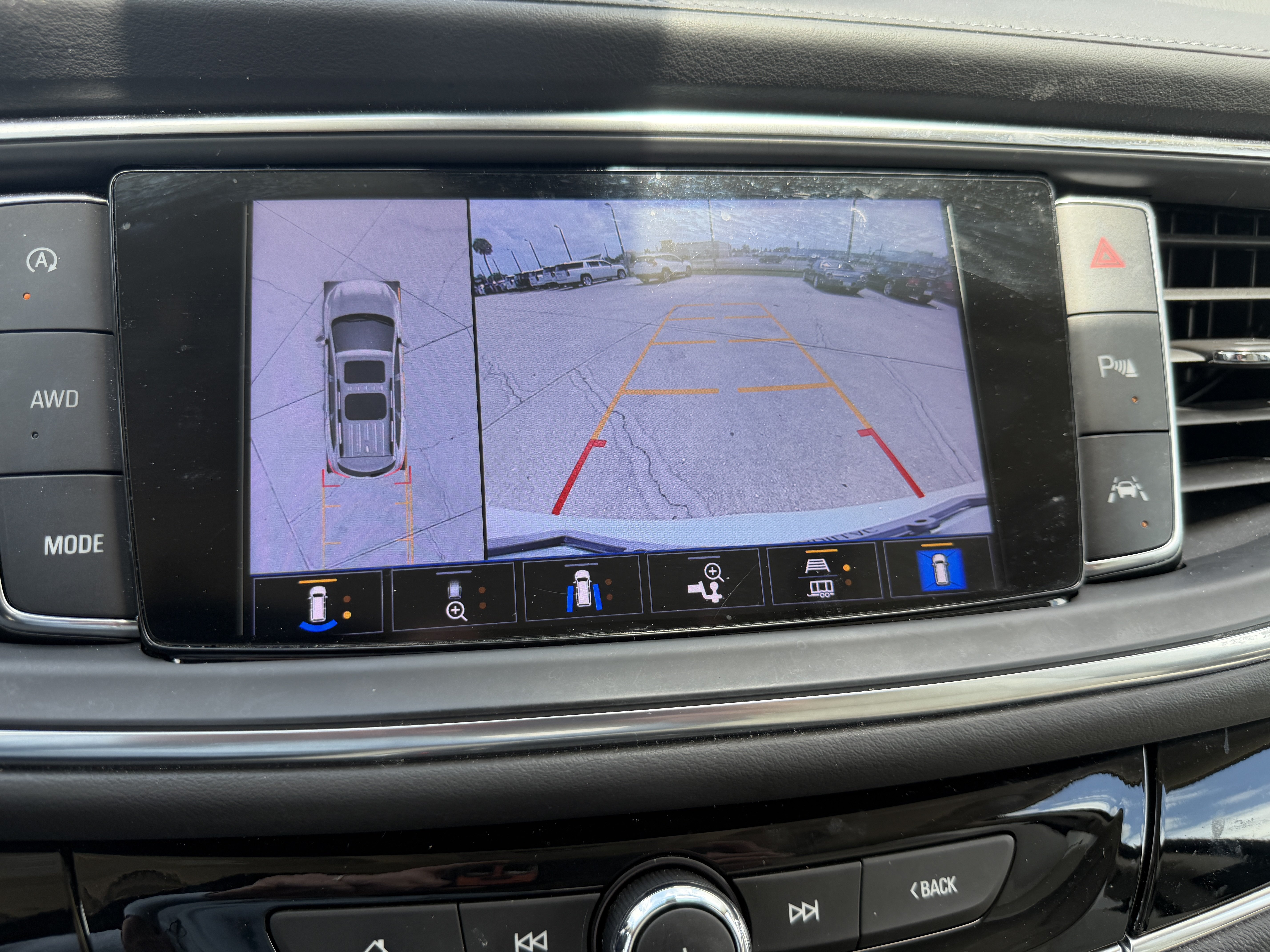 Used 2023 Buick Enclave Avenir w/ Avenir Technology Package AWD/4WD image 23