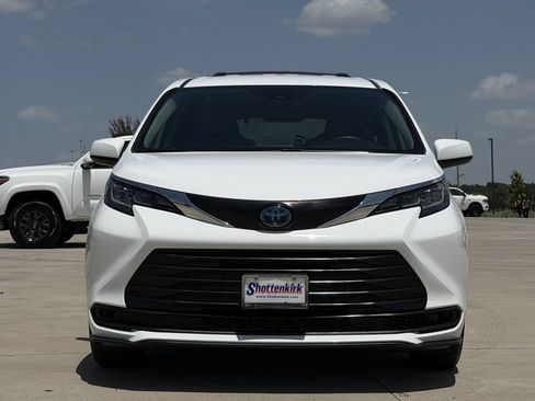 Used 2022 Toyota Sienna LE FWD image 7