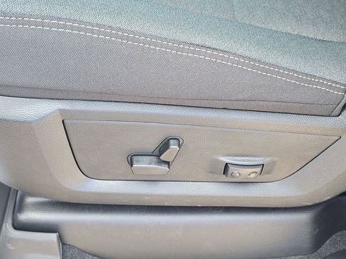 New 2026 RAM 2500 Big Horn AWD/4WD image 18