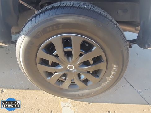 Used 2024 Toyota Tacoma SR image 7