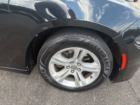 Used 2019 Dodge Charger SXT RWD image 26
