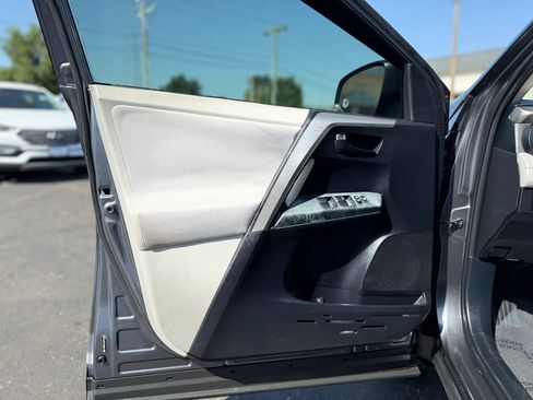 Used 2013 Toyota RAV4 XLE FWD image 26