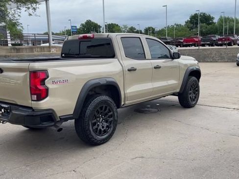 Used 2024 Chevrolet Colorado Trail Boss AWD/4WD image 8