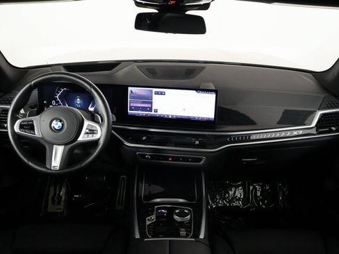 Used 2024 BMW X7 xDrive40i w/ Executive Package AWD/4WD image 8