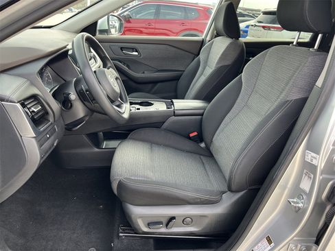 Used 2021 Nissan Rogue SV image 20