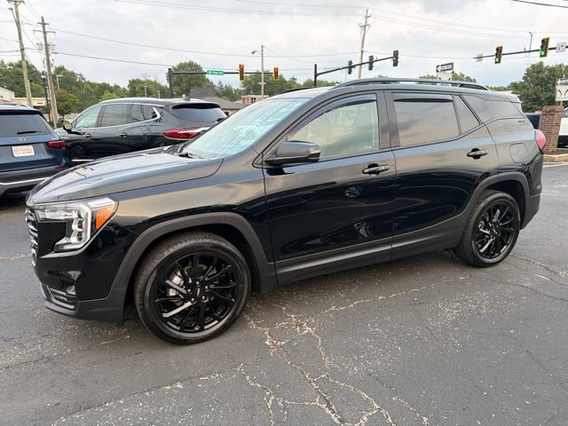 Certified 2024 GMC Terrain SLT w/ Elevation Edition FWD image 3
