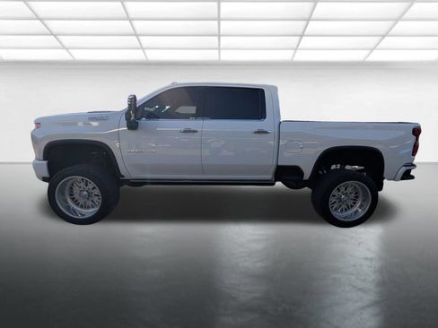 Used 2022 Chevrolet Silverado 2500 High Country w/ Technology Package AWD/4WD image 31