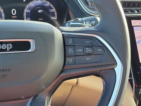 New 2025 Jeep Grand Cherokee L Limited w/ Black Appearance Package image 28