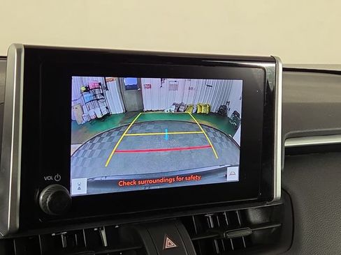 Used 2025 Toyota RAV4 XLE AWD/4WD image 18