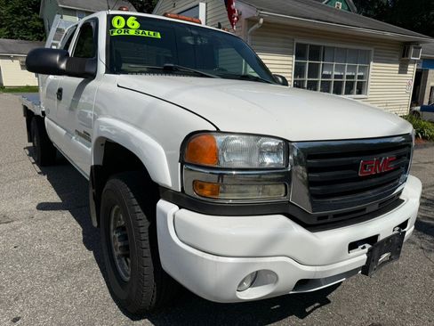 Used 2006 GMC Sierra 2500 SLE w/ Heavy-Duty Power Package AWD/4WD image 5