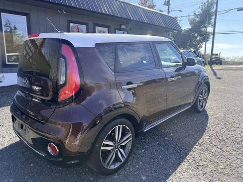 Used 2017 Kia Soul + FWD image 4