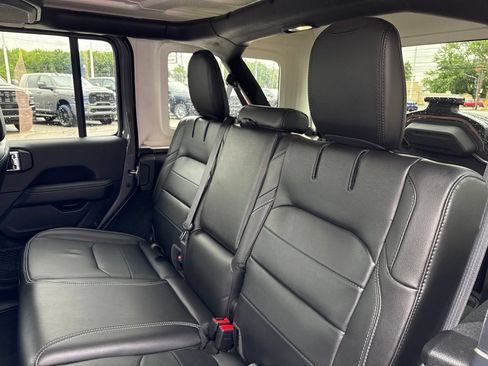 Used 2021 Jeep Wrangler Unlimited Sahara w/ Cold Weather Group AWD/4WD image 37