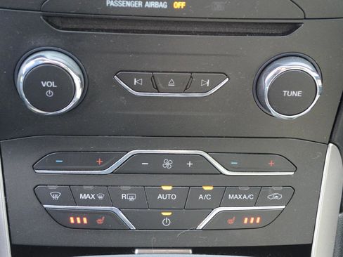 Used 2018 Ford Edge SEL w/ Equipment Group 201A image 26