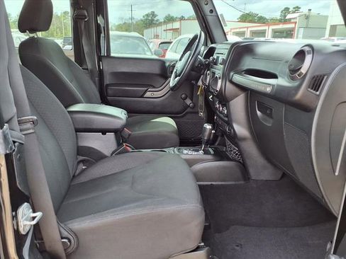 Used 2018 Jeep Wrangler Sport image 18