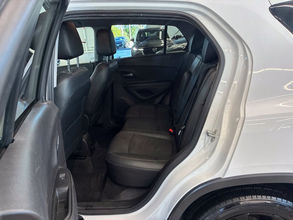 Used 2018 Chevrolet Trax LT w/ Redline Edition AWD/4WD image 25