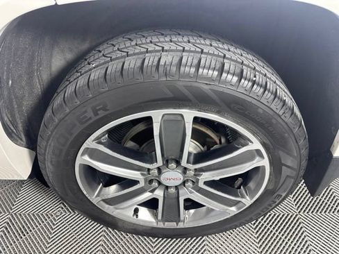 Used 2018 GMC Acadia Denali w/ Technology Package AWD/4WD image 44