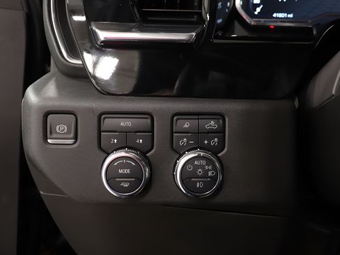 Used 2023 GMC Sierra 1500 Elevation w/ Elevation Premium Package AWD/4WD image 18