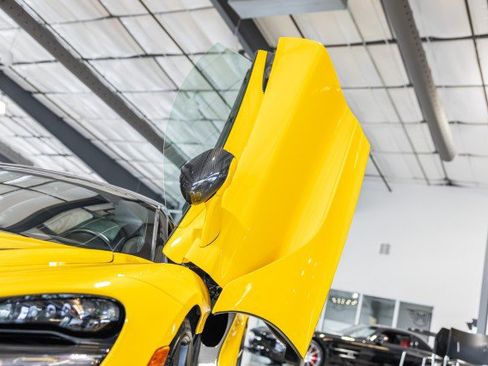 Used 2021 McLaren 720S Performance RWD image 16