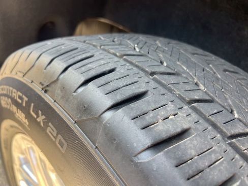 Used 2020 GMC Sierra 1500 AT4 w/ AT4 Premium Package image 28