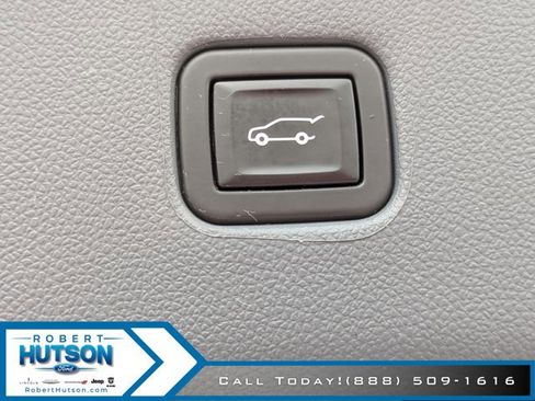 Used 2022 Chevrolet Blazer LT w/ Sound & Technology Package image 12