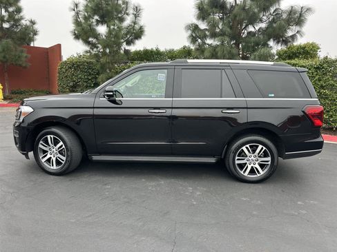 Used 2024 Ford Expedition Limited image 3