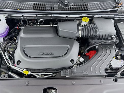 New 2026 Chrysler Pacifica Select image 34