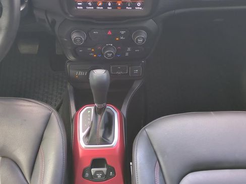 Used 2022 Jeep Renegade Trailhawk AWD/4WD image 18