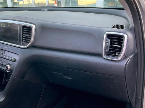 Used 2021 Kia Sportage LX image 18