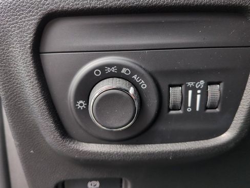 Used 2024 Jeep Grand Cherokee Laredo X w/ Trailer Tow Package image 30