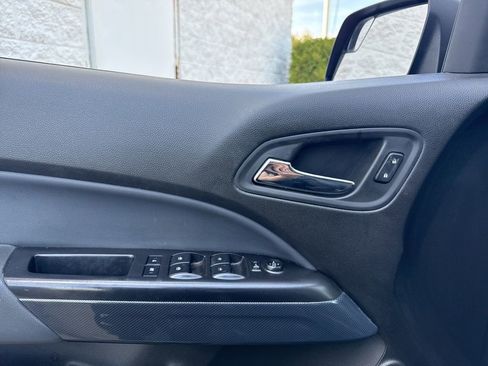 Used 2016 Chevrolet Colorado Z71 image 9