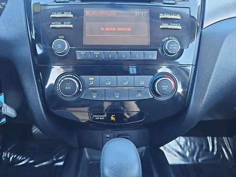 Used 2016 Nissan Rogue S image 28