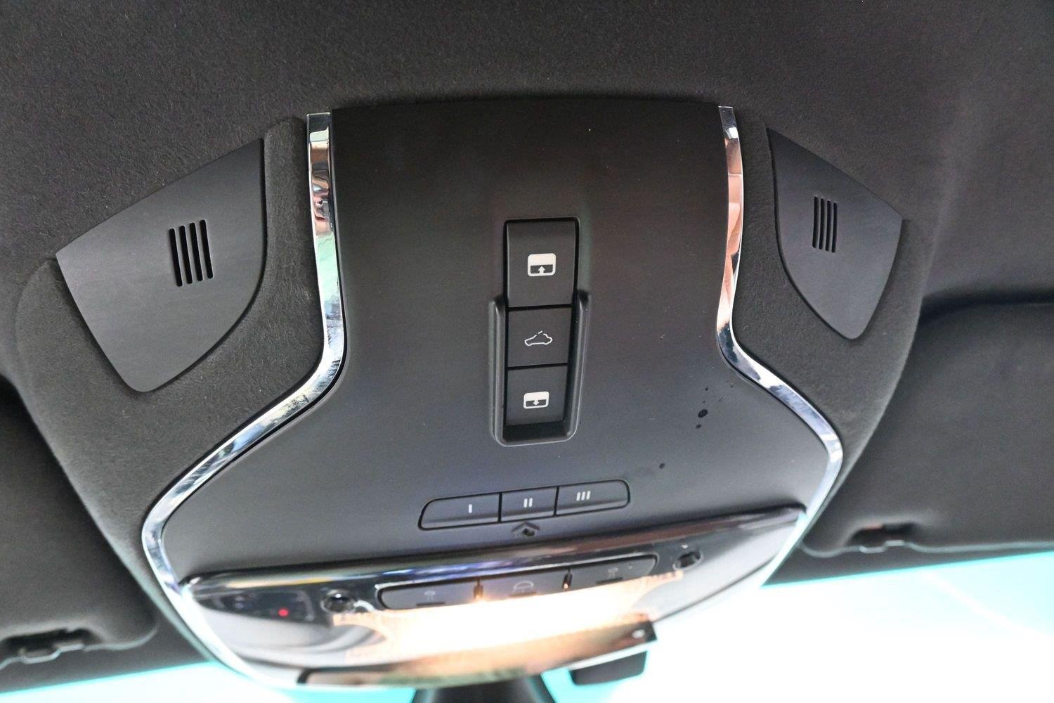 Used 2015 Maserati Ghibli RWD image 26
