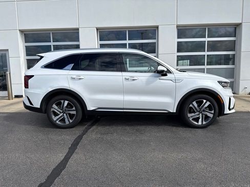 Used 2023 Kia Sorento SX Prestige w/ Panoramic Sunroof Package AWD/4WD image 3