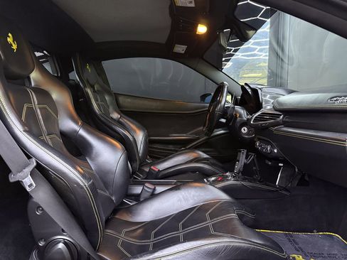 Used 2012 Ferrari 458 Italia Base image 27