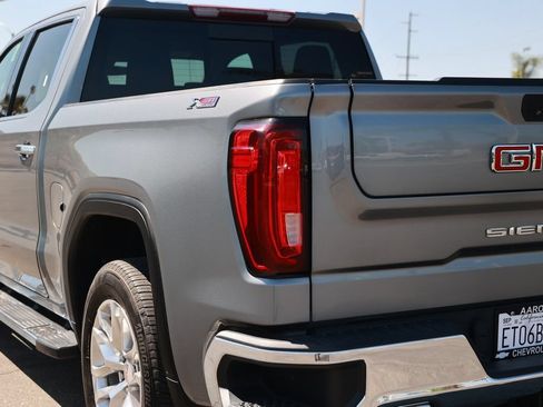 Used 2022 GMC Sierra 1500 SLT w/ SLT Premium Package AWD/4WD image 16