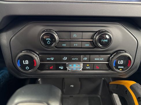 Used 2024 Ford Bronco Badlands w/ Sasquatch Package AWD/4WD image 27