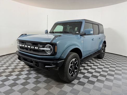 Used 2022 Ford Bronco Outer Banks image 1