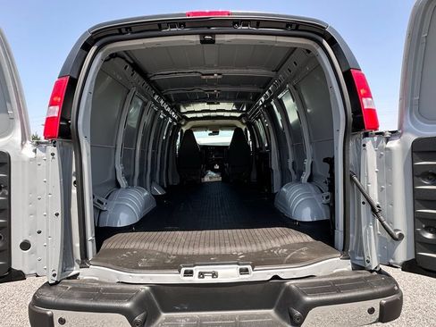 New 2026 GMC Savana 3500 Extended w/ Driver Convenience Package RWD image 20