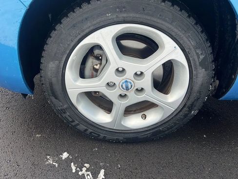 Used 2011 Nissan Leaf SL image 14