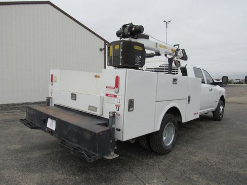Used 2022 RAM 3500 Tradesman w/ Chrome Appearance Group AWD/4WD image 2