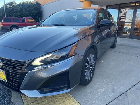 Used 2024 Nissan Altima 2.5 SV image 8