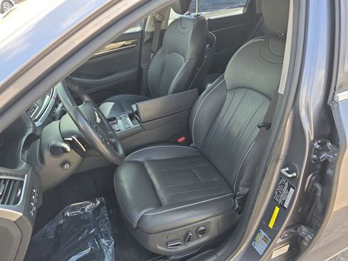 Used 2015 Hyundai Genesis 3.8 w/ Option Group 03 image 17